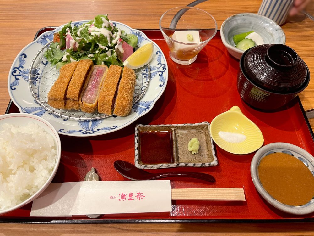 「横浜瀬里奈 浪漫茶屋」で黒毛和牛の牛かつ膳と特製ビーフシチュー膳食べたよ！