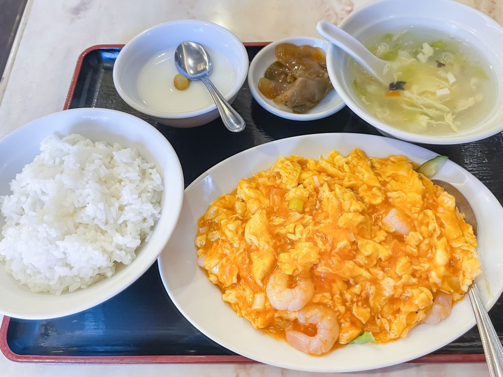 「華錦飯店(かきんはんてん)」で"活ホッキ貝のニンニクソース蒸し"と"海鮮八宝菜"食べた／横浜中華街