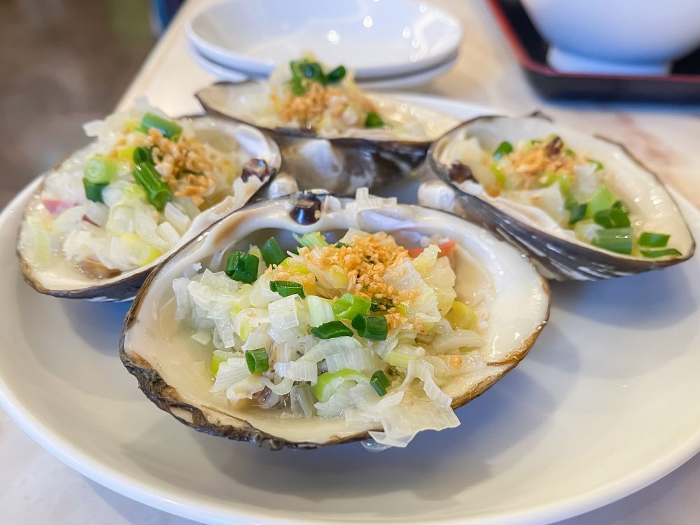 「華錦飯店(かきんはんてん)」で"活ホッキ貝のニンニクソース蒸し"と"海鮮八宝菜"食べた／横浜中華街