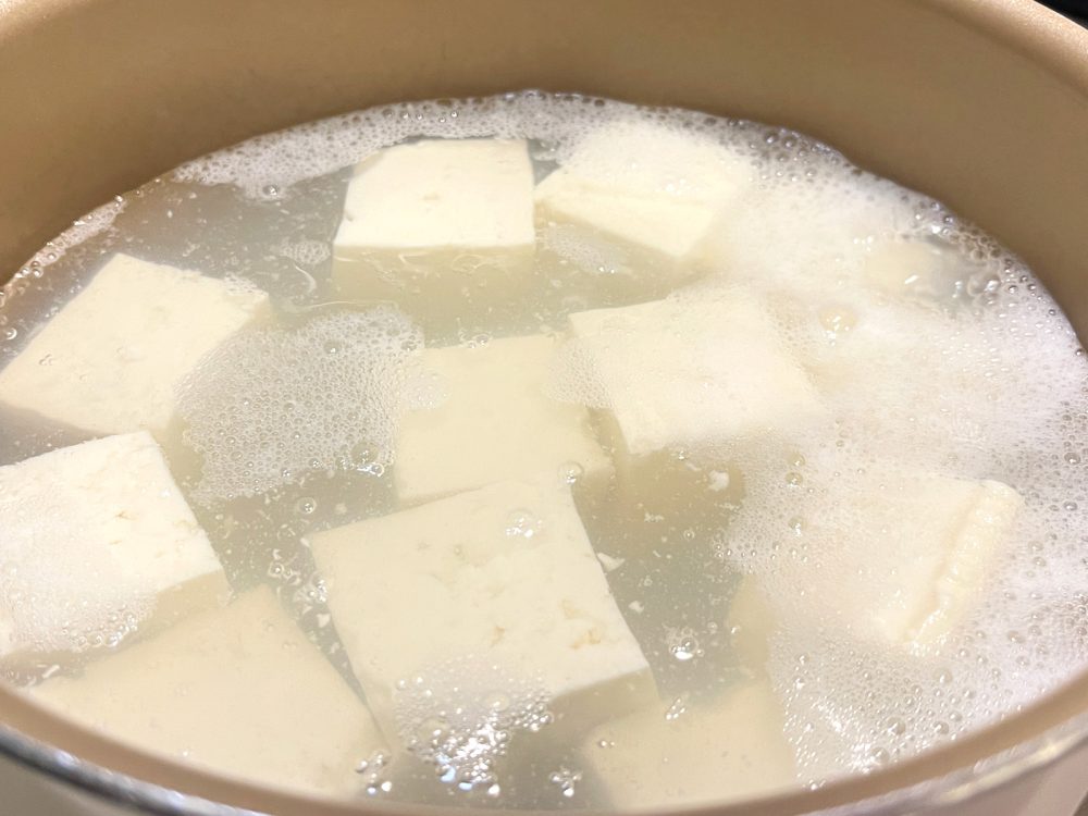 佐賀県産大豆使用した嬉野温泉名物「佐嘉平川屋」の"温泉湯豆腐(胡麻だれ付)"食べたよ！