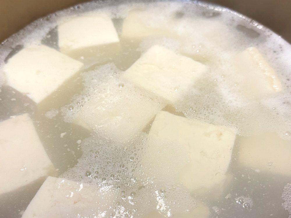 佐賀県産大豆使用した嬉野温泉名物「佐嘉平川屋」の"温泉湯豆腐(胡麻だれ付)"食べたよ！