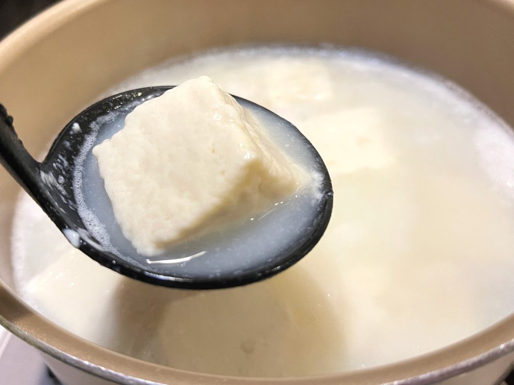 佐賀県産大豆使用した嬉野温泉名物「佐嘉平川屋」の"温泉湯豆腐(胡麻だれ付)"食べたよ！