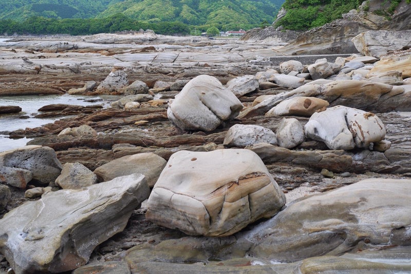 波や風によって浸食されて作られた「竜串海岸」竜串・見残し奇岩パーク／高知県土佐清水市