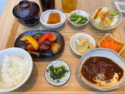 とんかつ「馬車道さくら」で”皇帝の海老フライ”と広島県産牡蠣の”カキフライ”食べた！／横浜・馬車道