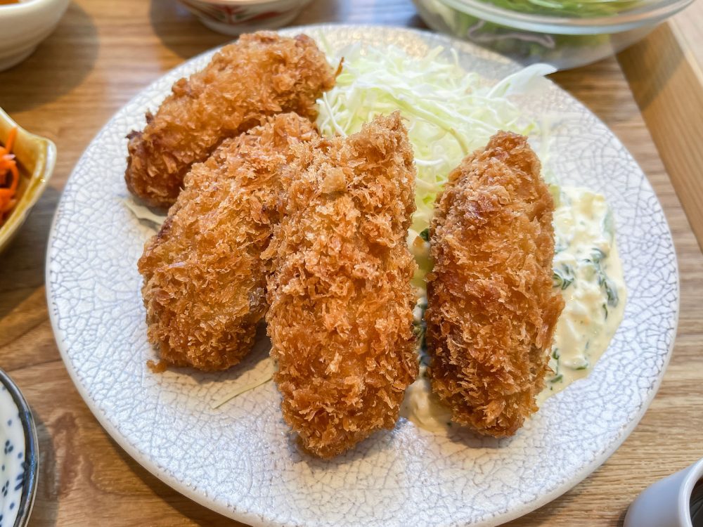 クリレスHD(3387) の株主優待で「みのる食堂」のハンバーグシチュー、岡山県産カキフライ食べた！／東京三越銀座店