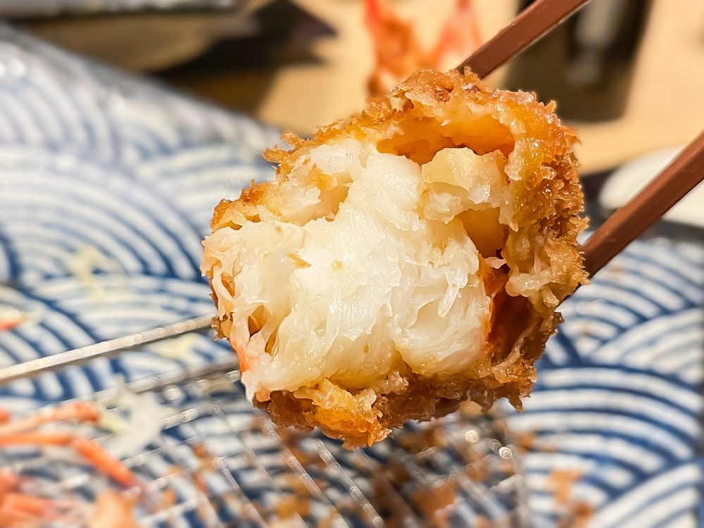 とんかつ「馬車道さくら」で"皇帝の海老フライ"と広島県産牡蠣の"カキフライ"食べた！／横浜・馬車道