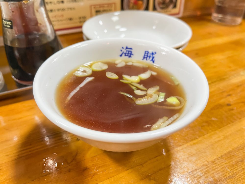 ボリュームたっぷりで有名な「味のラーメン 海賊」で"チャーハン"と"肉うま煮"食べたよ！／横浜・馬車道