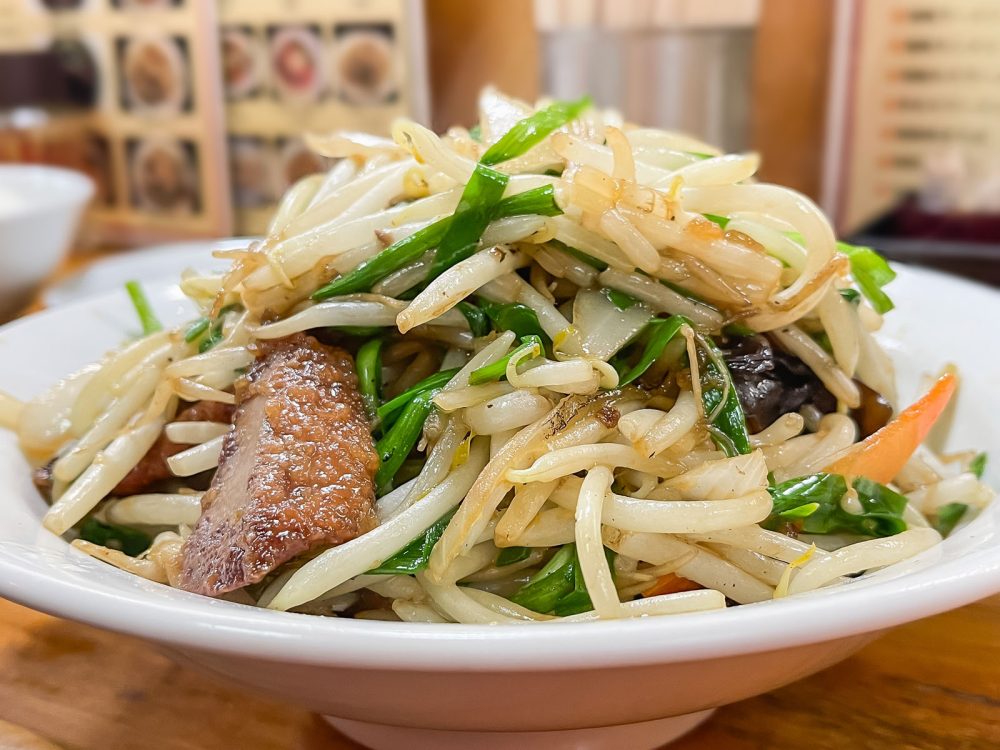 夜の「味のラーメン 海賊」で17時から注文できる"ニラレバ炒め"と"若鶏のからあげ"食べた！／横浜・馬車道