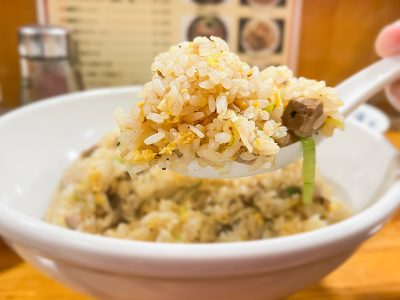 ボリュームたっぷりで有名な「味のラーメン 海賊」で”チャーハン”と”肉うま煮”食べたよ！／横浜・馬車道