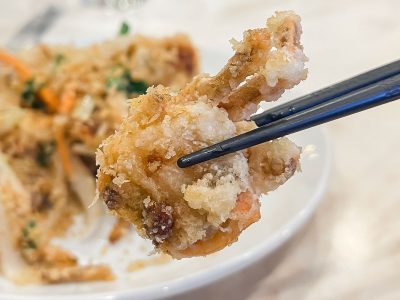 鮮魚店直営「華錦飯店」でソフトシェルクラブのニンニクパン粉炒め、子持ちヤリイカの塩胡椒炒め、海鮮チャーハン食べた／横浜中華街