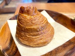 MARINE BAKERY(マリンベーカリー)でクロワッサン・コキアージュ、コーンの夏祭りタルティーニ食べた！／横浜・元町